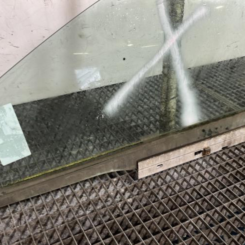 Vitre avant gauche OPEL VECTRA C Photo n°2