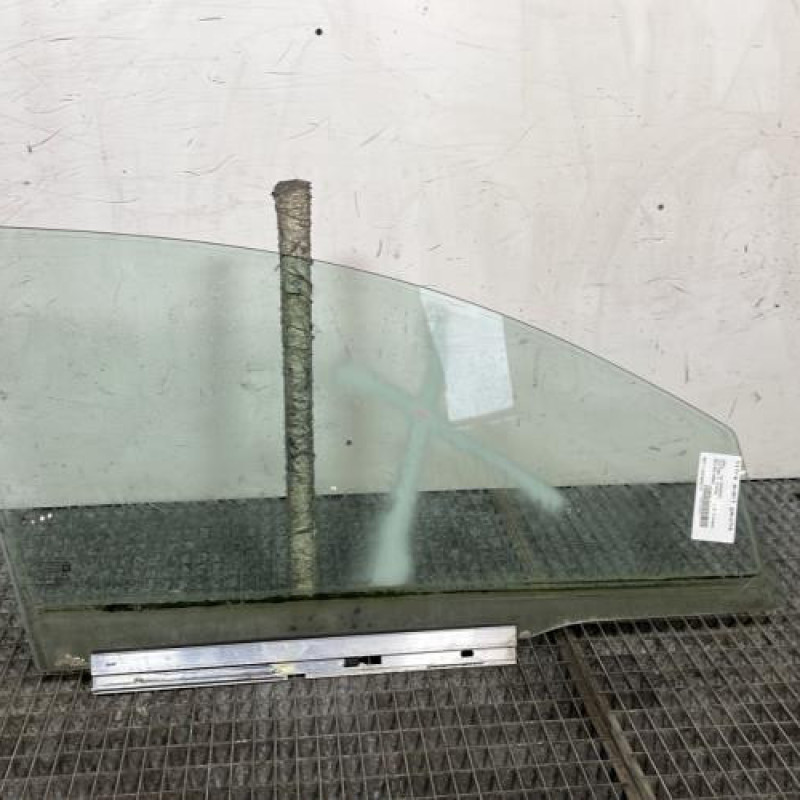Vitre avant gauche OPEL VECTRA C Photo n°4