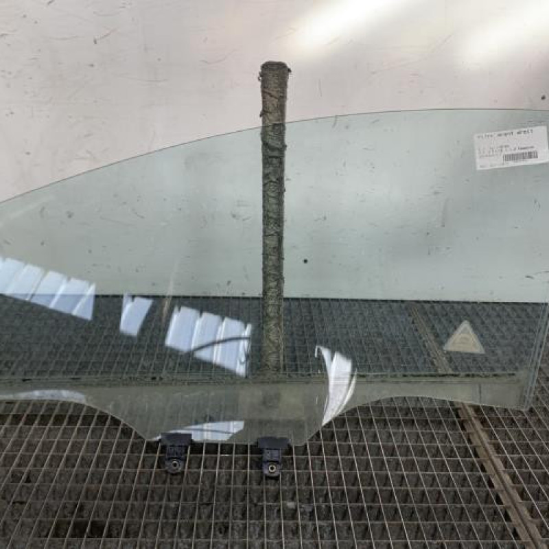 Vitre avant droit KIA RIO 3 Photo n°1