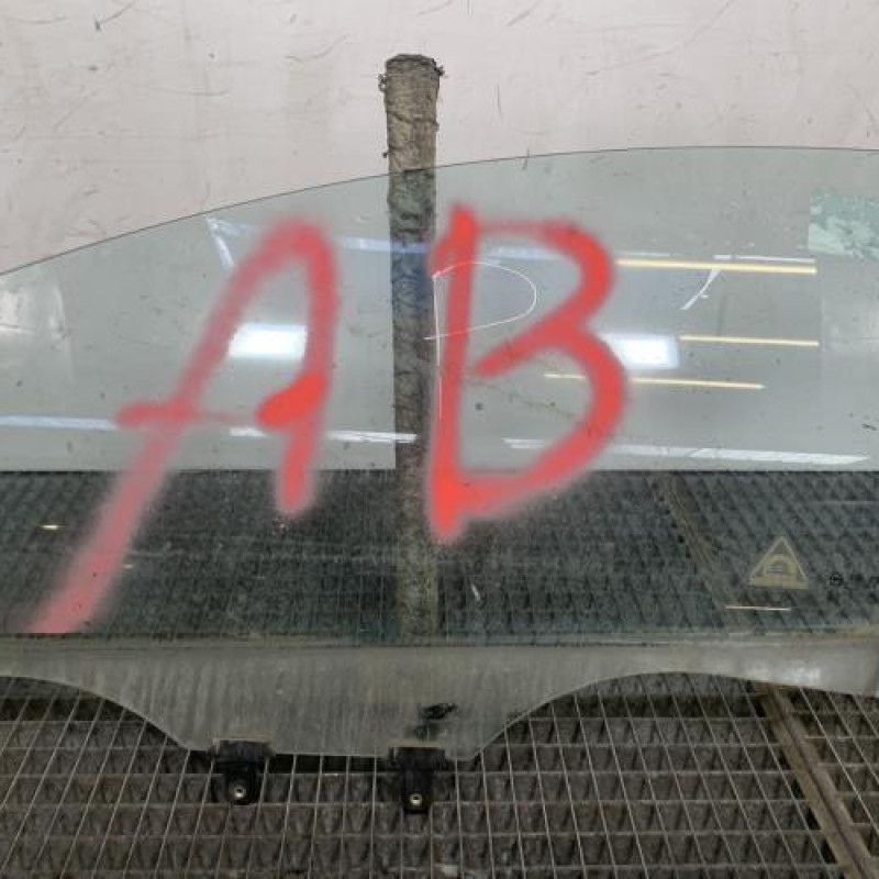 Vitre avant gauche KIA RIO 3 Photo n°4