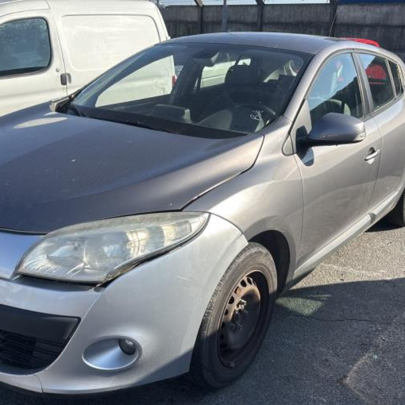 Reservoir essence RENAULT MEGANE 3 Photo n°1