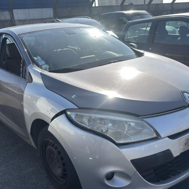 Reservoir essence RENAULT MEGANE 3 Photo n°2