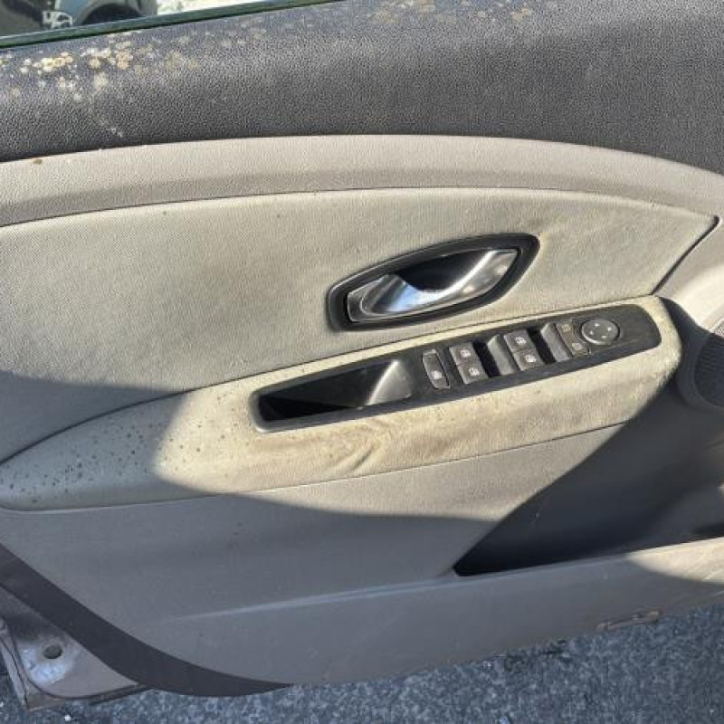 Reservoir essence RENAULT MEGANE 3 Photo n°9