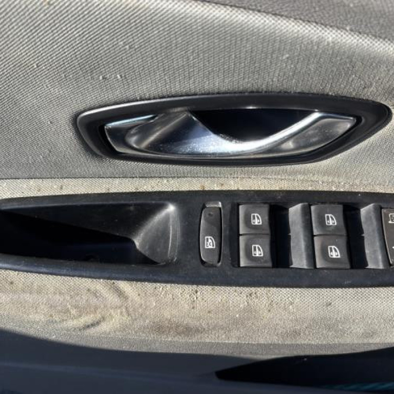 Reservoir essence RENAULT MEGANE 3 Photo n°10