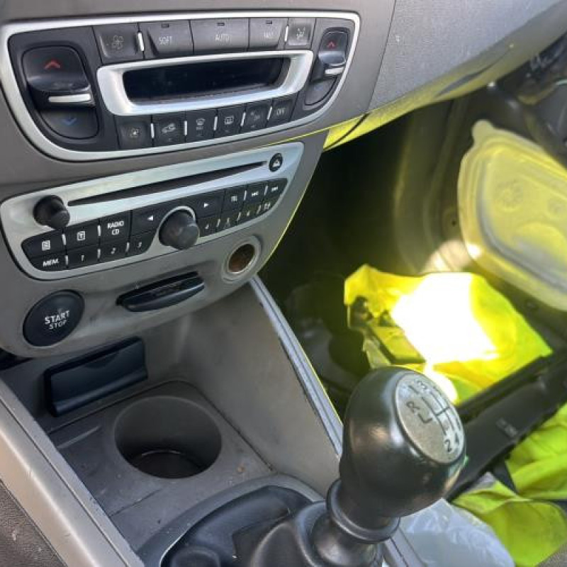 Reservoir essence RENAULT MEGANE 3 Photo n°18