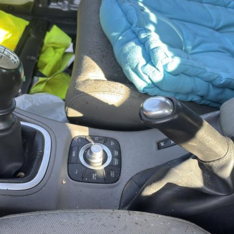 Reservoir essence RENAULT MEGANE 3 Photo n°19