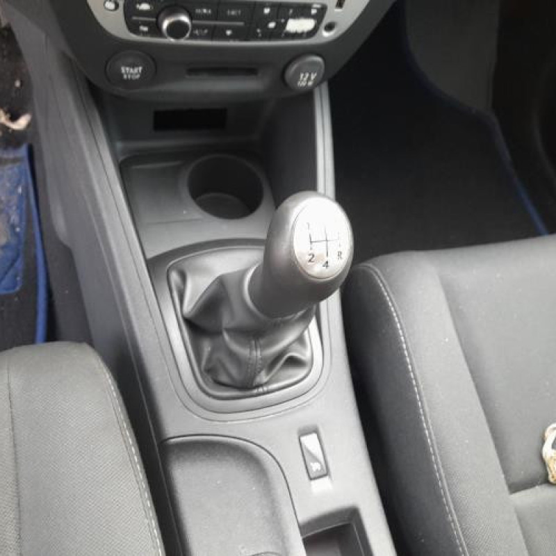 Reservoir essence RENAULT MEGANE 3 Photo n°8