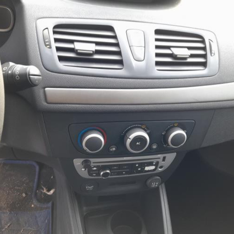 Reservoir essence RENAULT MEGANE 3 Photo n°9