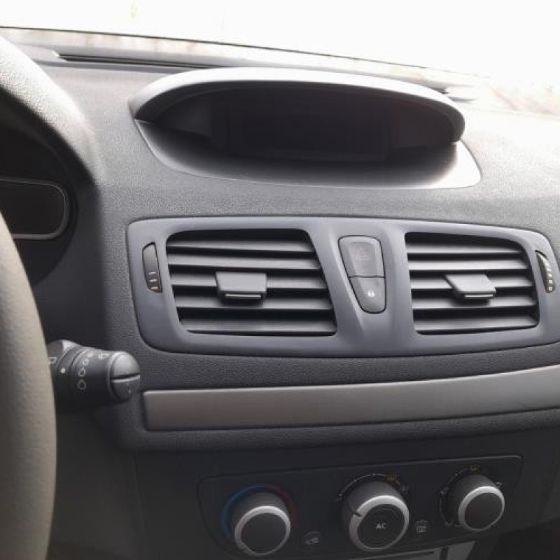 Reservoir essence RENAULT MEGANE 3 Photo n°10