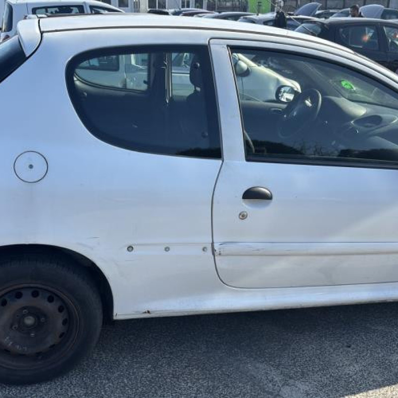 Reservoir essence PEUGEOT 206 Photo n°6