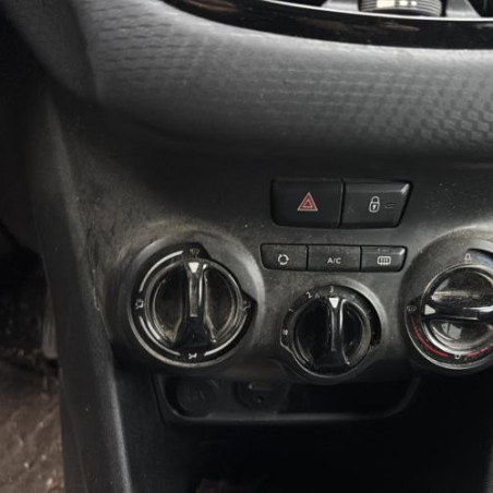 Reservoir essence PEUGEOT 208 1