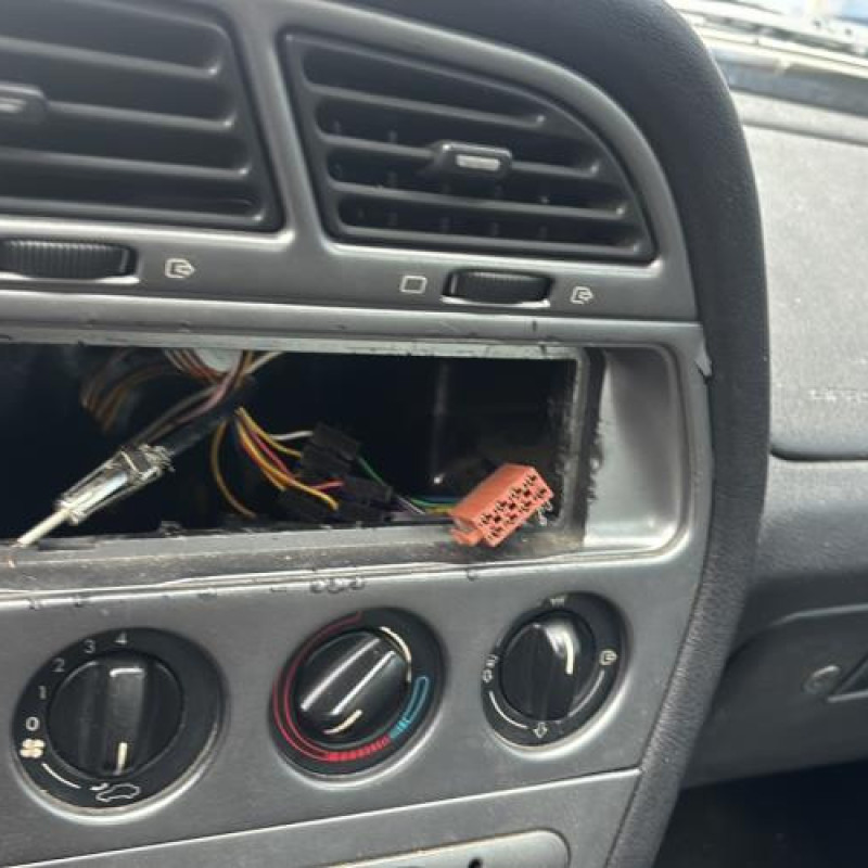 Moteur essuie glace arriere PEUGEOT 306 Photo n°19