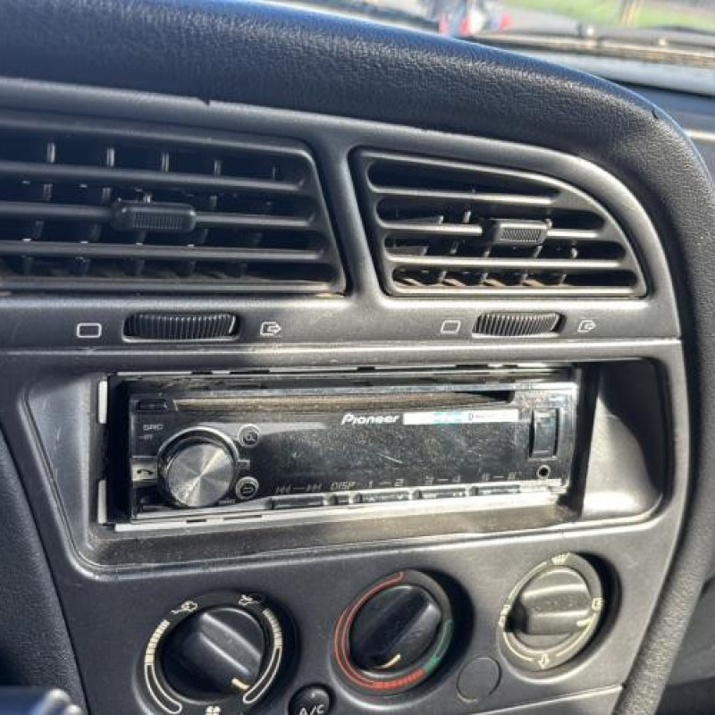 Moteur essuie glace arriere PEUGEOT 306 Photo n°18