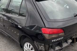 Moteur essuie glace arriere PEUGEOT 306