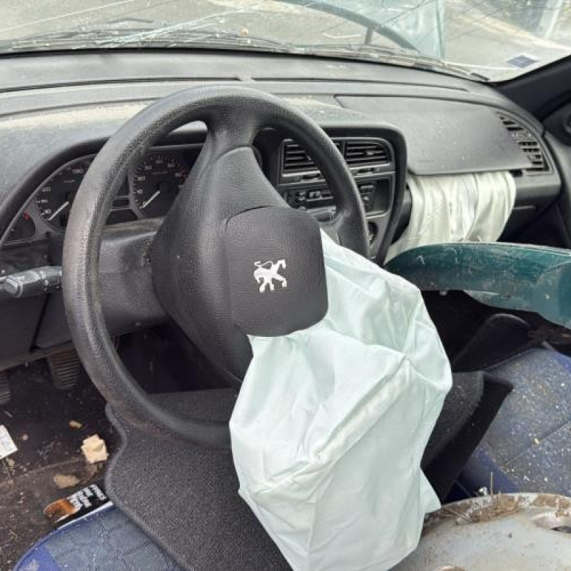 Moteur essuie glace arriere PEUGEOT 306 Photo n°12