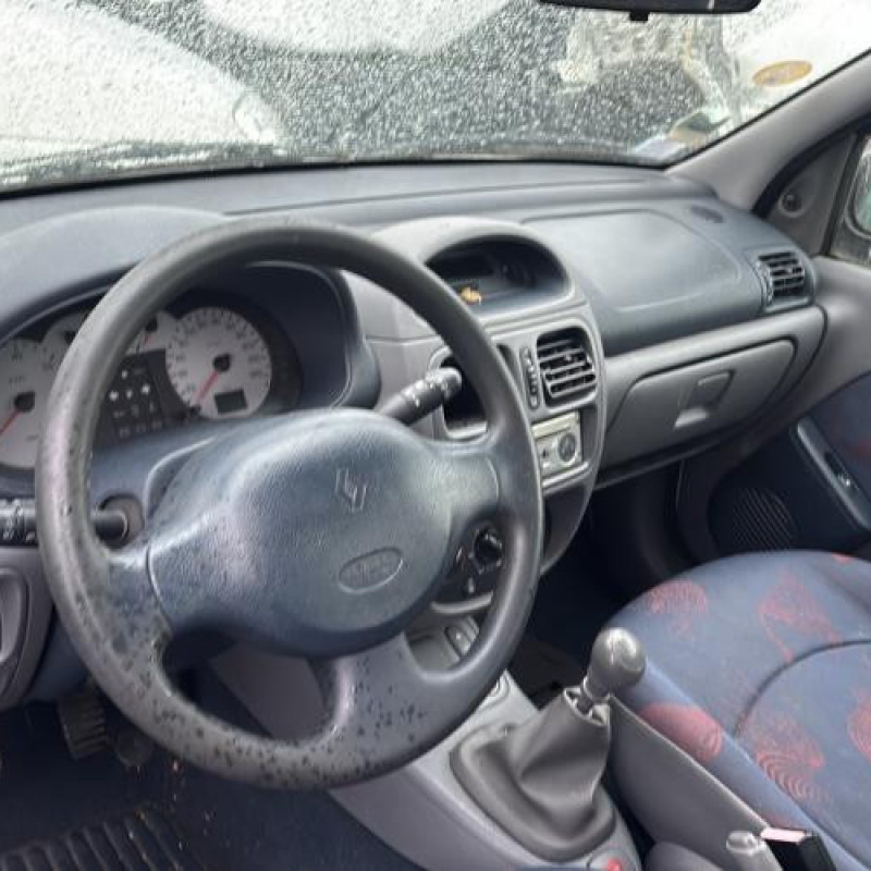 Reservoir essence RENAULT CLIO 2 Photo n°7