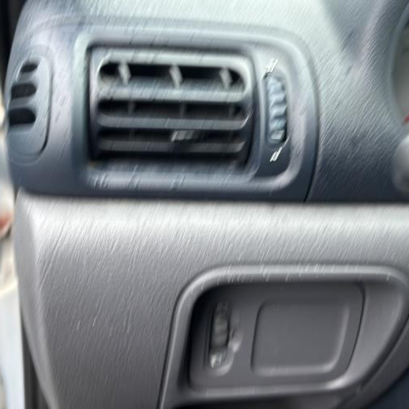 Reservoir essence RENAULT CLIO 2 Photo n°10