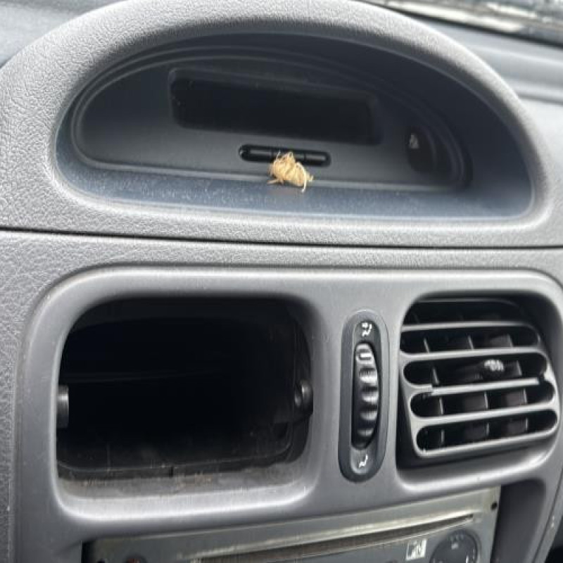 Reservoir essence RENAULT CLIO 2 Photo n°12