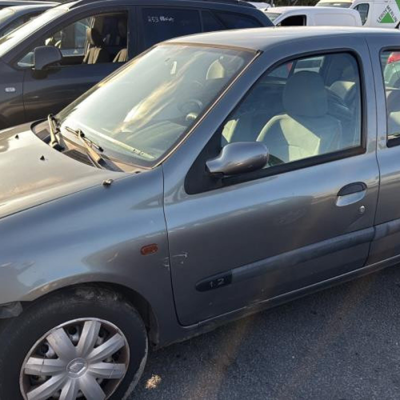 Reservoir essence RENAULT CLIO 2 Photo n°8