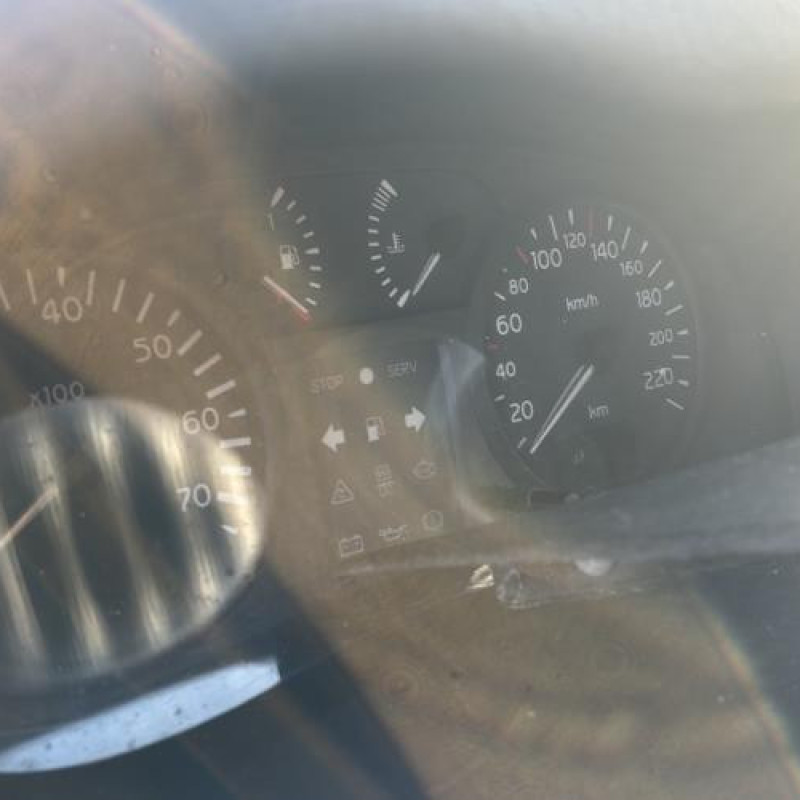 Reservoir essence RENAULT CLIO 2 Photo n°17