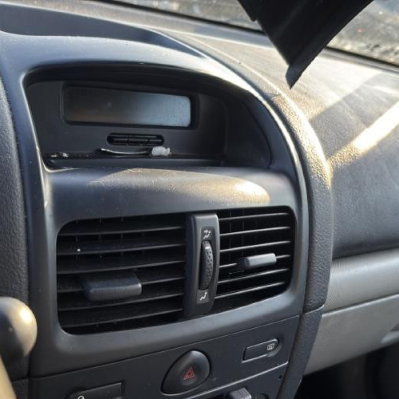 Reservoir essence RENAULT CLIO 2 Photo n°18