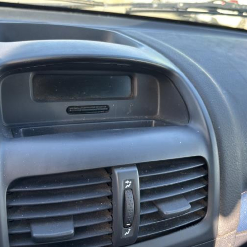 Reservoir essence RENAULT CLIO 2 Photo n°18