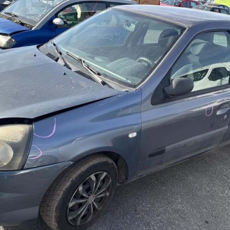 Reservoir essence RENAULT CLIO 2 CAMPUS Photo n°8