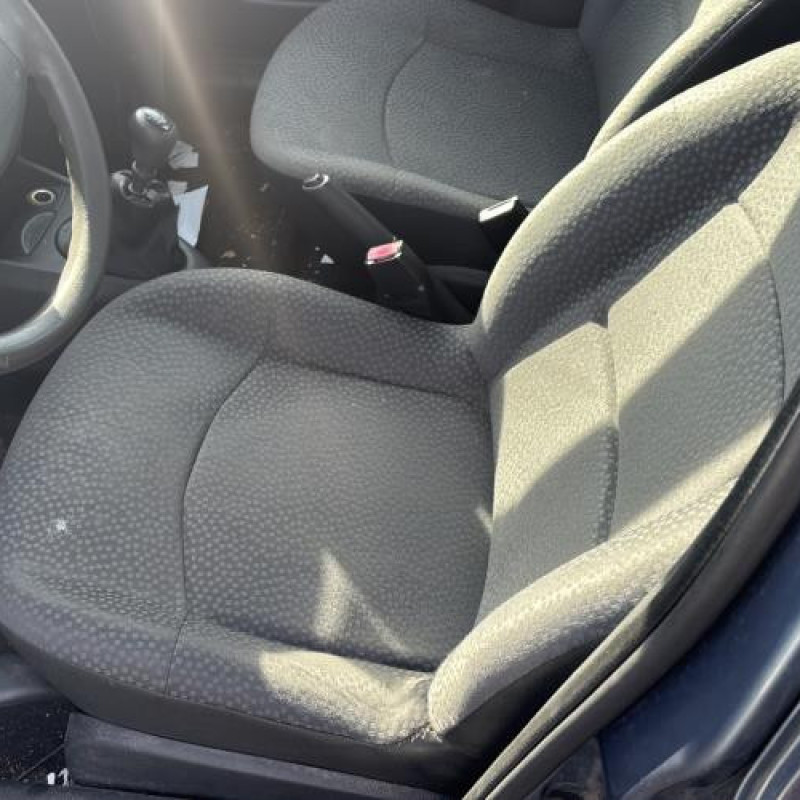 Reservoir essence RENAULT CLIO 2 CAMPUS Photo n°11