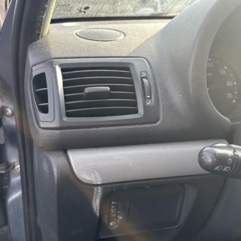 Reservoir essence RENAULT CLIO 2 CAMPUS Photo n°15