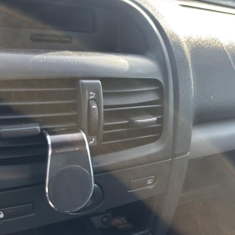 Reservoir essence RENAULT CLIO 2 CAMPUS Photo n°17