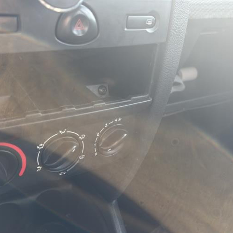 Reservoir essence RENAULT CLIO 2 CAMPUS Photo n°18