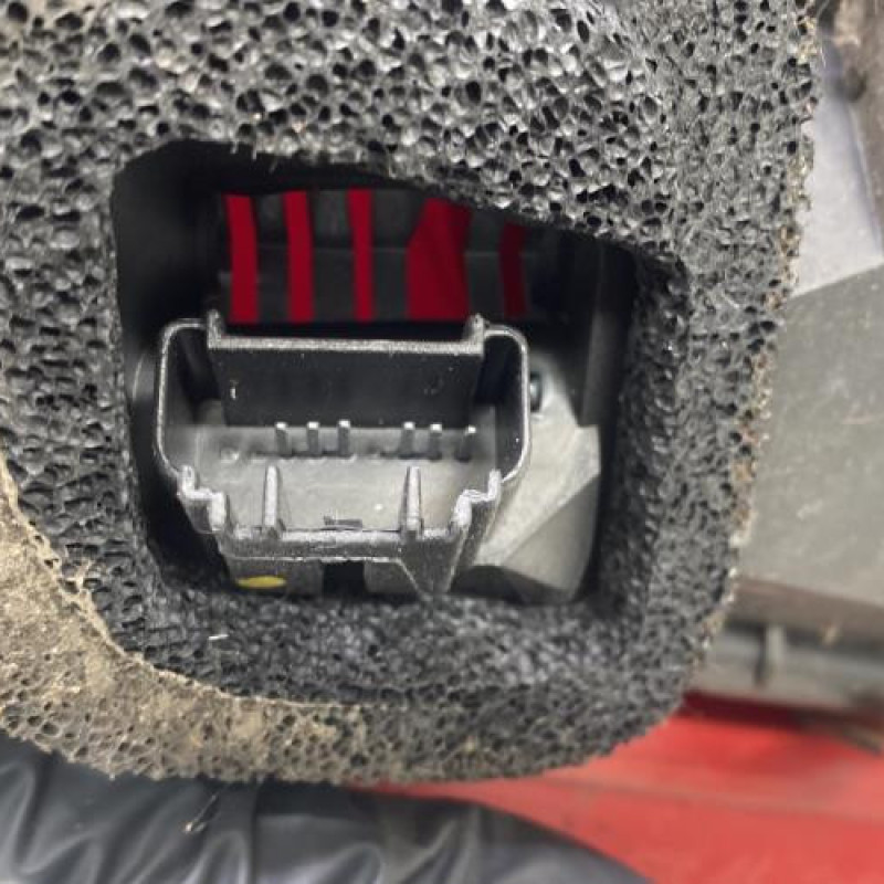 Feu arriere principal gauche (feux) PEUGEOT 107 Photo n°3