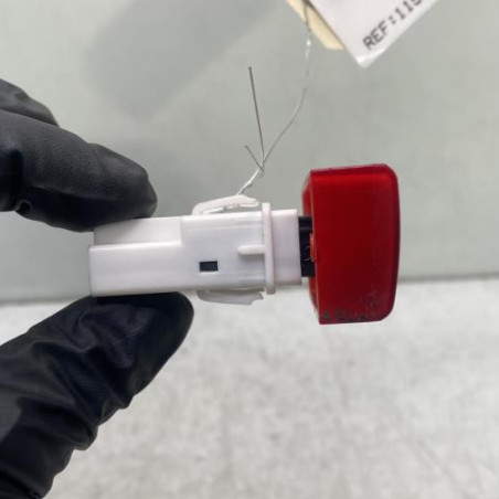 Bouton de warning PEUGEOT 107