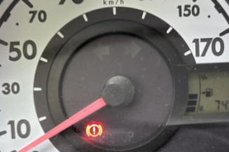 Bouton de warning PEUGEOT 107