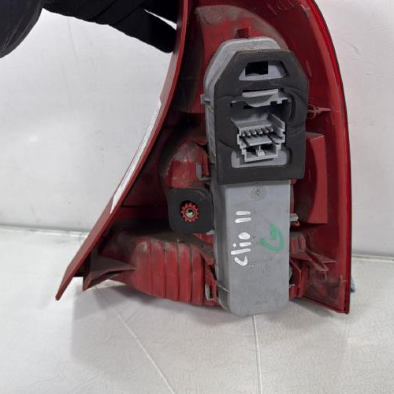 Feu arriere principal gauche (feux) RENAULT CLIO 2 Photo n°2