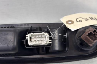 Interrupteur de leve vitre avant droit RENAULT CLIO 2