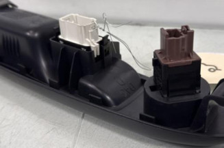 Interrupteur de leve vitre avant droit RENAULT CLIO 2