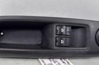 Interrupteur de leve vitre avant gauche RENAULT CLIO 2 Photo n°1