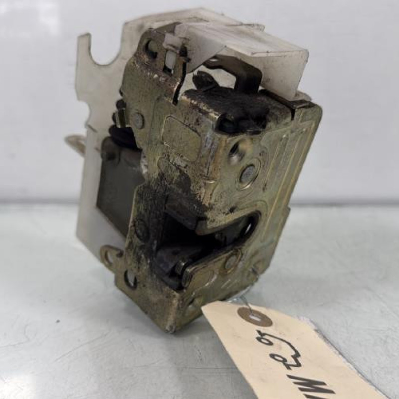 Serrure arriere droit RENAULT CLIO 2 Photo n°1