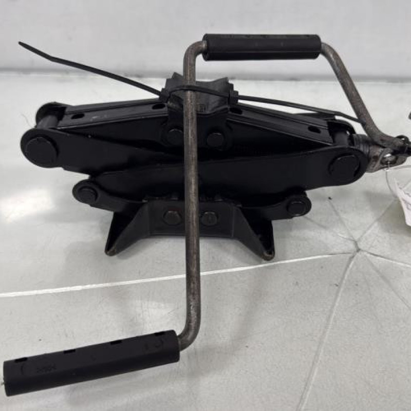 Cric RENAULT CLIO 2 Photo n°2