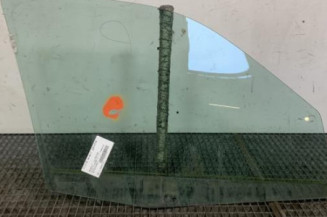 Vitre avant gauche RENAULT CLIO 2 Photo n°1