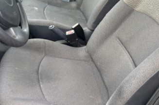 Vitre avant gauche RENAULT CLIO 2