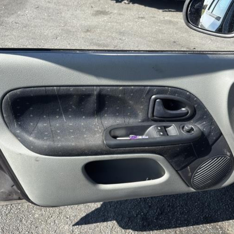 Serrure de coffre RENAULT CLIO 2 Photo n°12