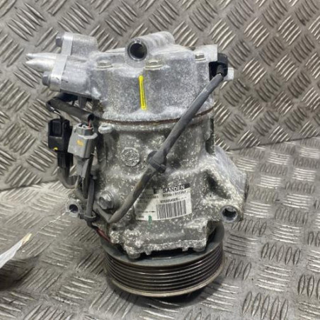 Compresseur clim RENAULT CLIO 4 Photo n°1