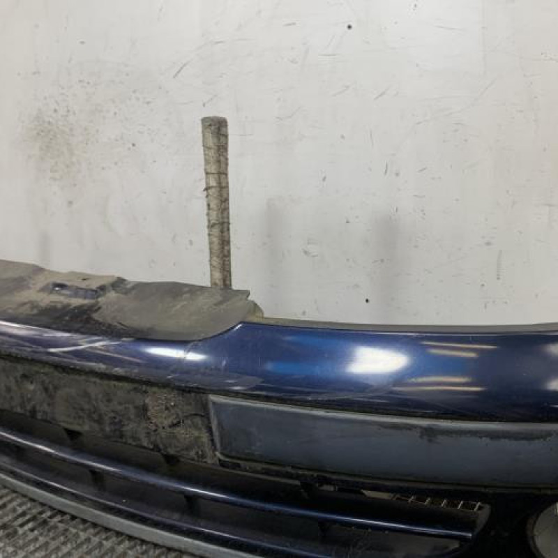 Pare choc avant RENAULT MEGANE 1 Photo n°3