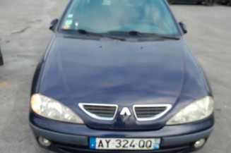 Pare choc avant RENAULT MEGANE 1