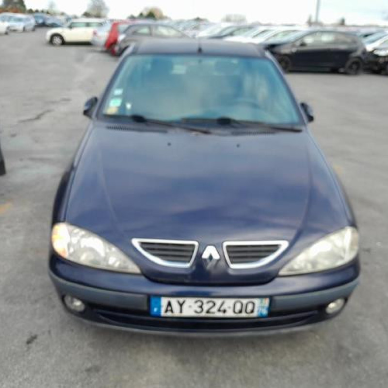 Pare choc avant RENAULT MEGANE 1 Photo n°13