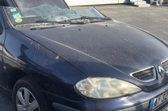 Pare choc avant RENAULT MEGANE 1