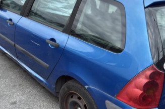 Pare choc arriere PEUGEOT 307