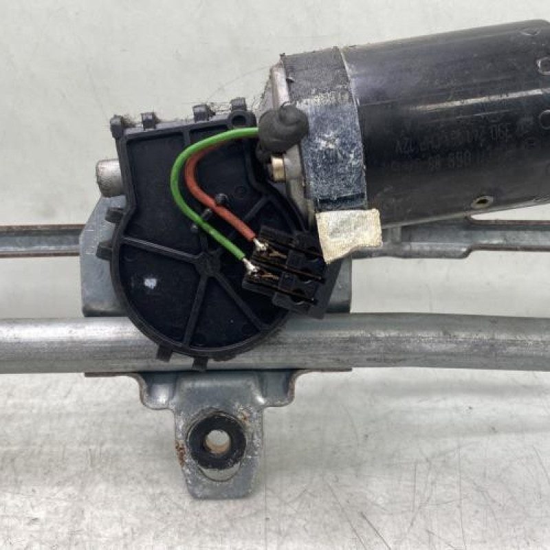 Moteur essuie glace avant VOLKSWAGEN GOLF 4 Photo n°9